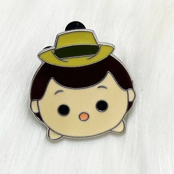 🔮‎ 5/$25 Disney Adventureland Jungle Cruise Skipper Tsum Tsum Pin - Picture 1 of 3